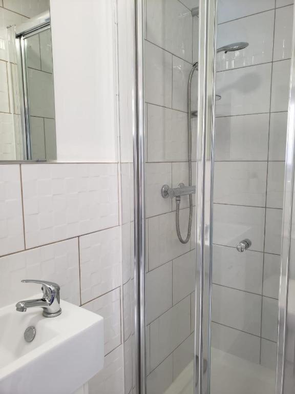 Single Room Only For One Adult Southall Ngoại thất bức ảnh