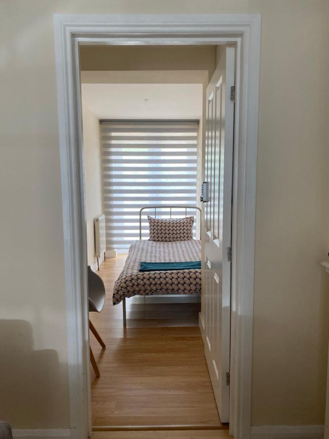 Single Room Only For One Adult Southall Ngoại thất bức ảnh